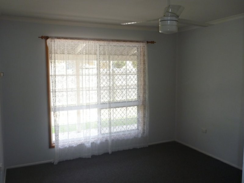 4 Berringa Close, West Gladstone QLD 4680