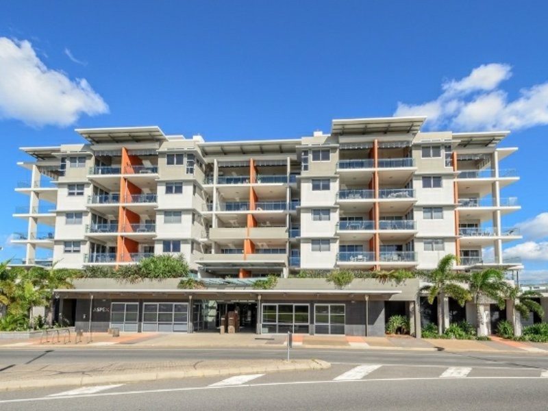 Unit 204/35 Lord Street, Gladstone QLD 4680