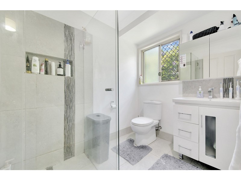 1 Ashbrook Court, New Auckland QLD 4680