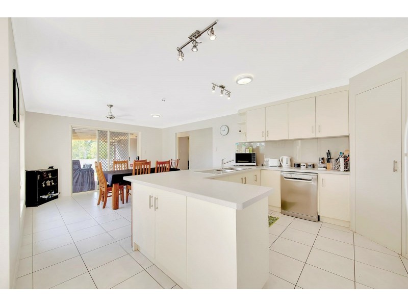 1 Ashbrook Court, New Auckland QLD 4680