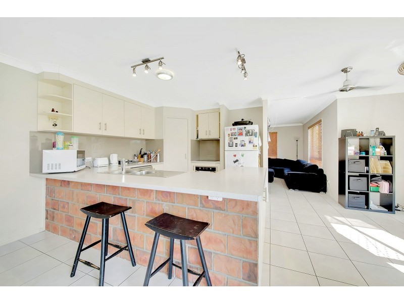 1 Ashbrook Court, New Auckland QLD 4680