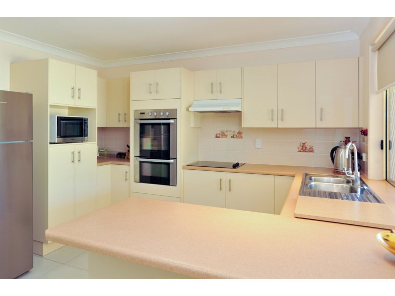 9 Helston Street, Telina QLD 4680