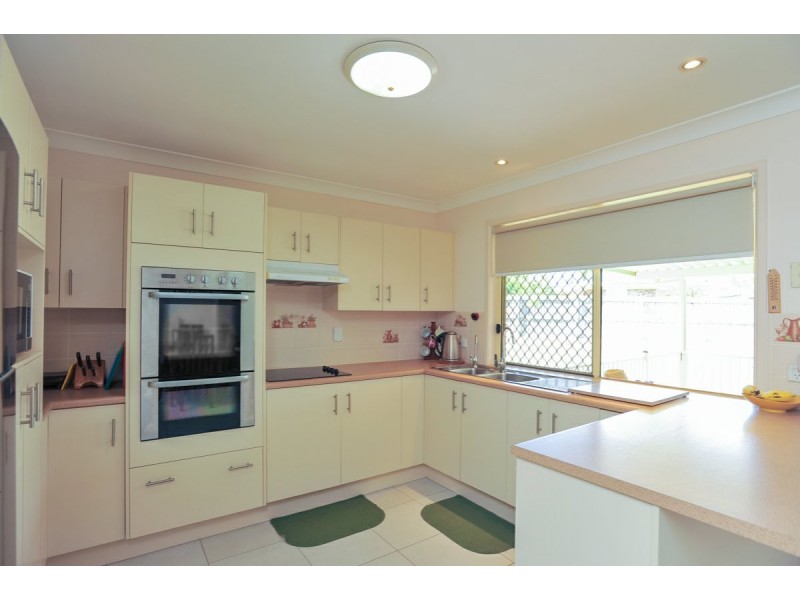 9 Helston Street, Telina QLD 4680