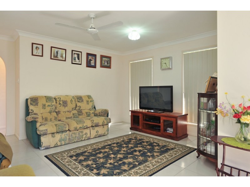 9 Helston Street, Telina QLD 4680