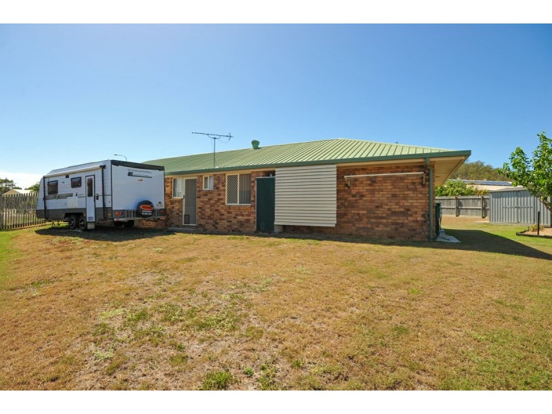 9 Helston Street, Telina QLD 4680