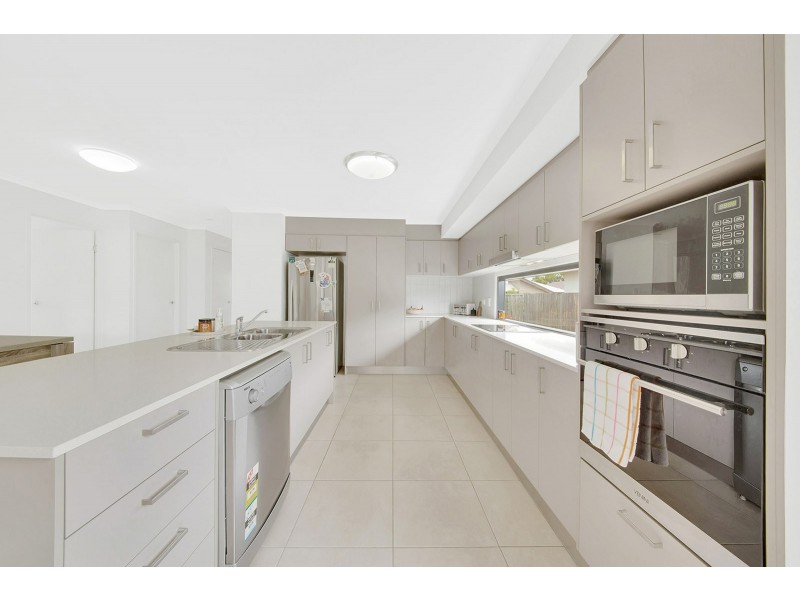 22 Petrel Street, Kirkwood QLD 4680