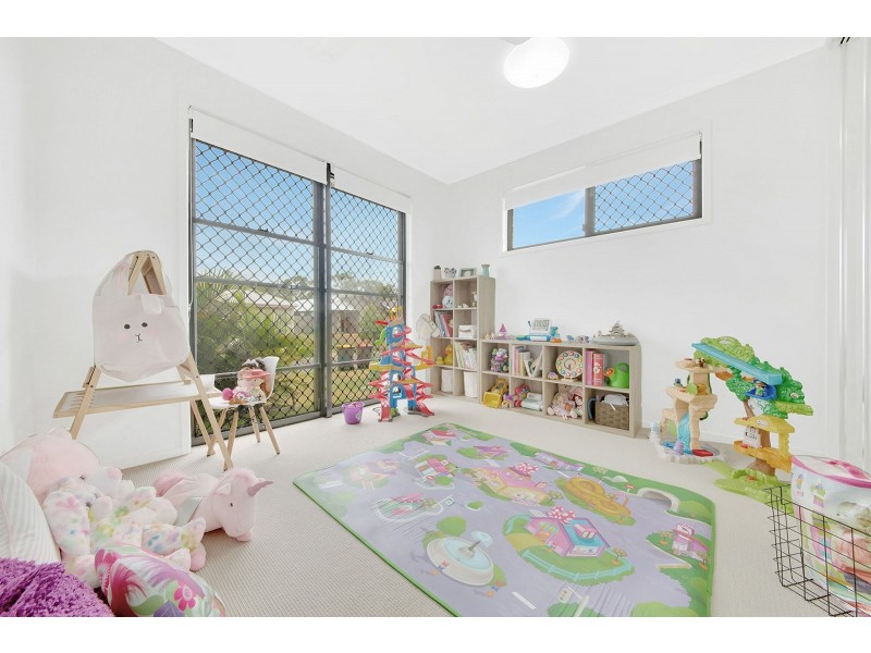 22 Petrel Street, Kirkwood QLD 4680