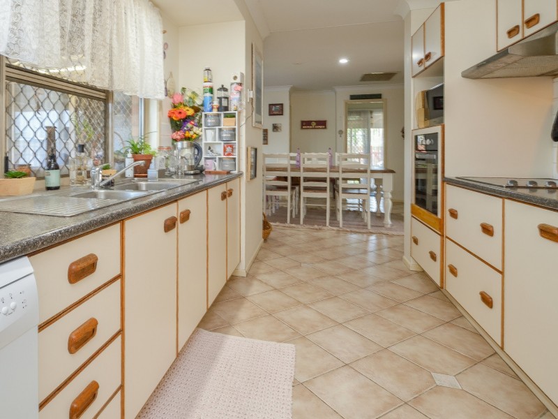 5 Palm Court, Clinton QLD 4680