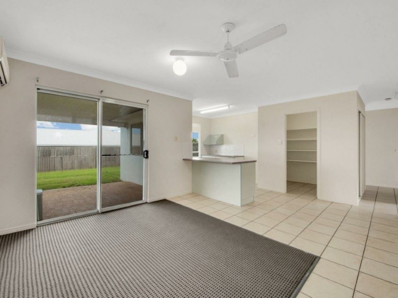 6 Saxonvale Court, New Auckland QLD 4680