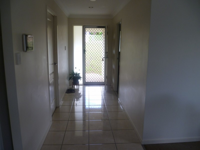 36 Dartmouth Close, Clinton QLD 4680