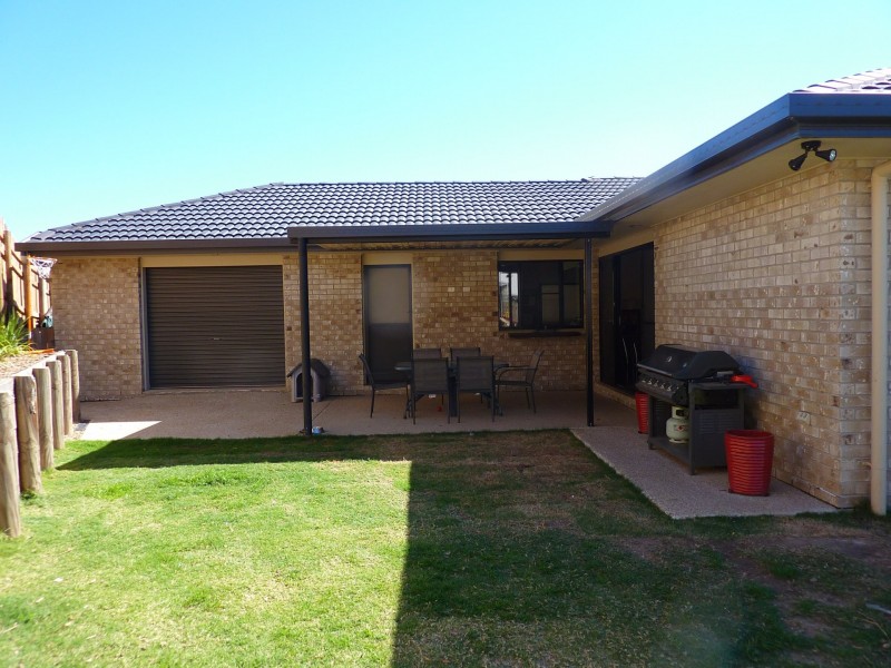 5 Redgum Drive, Kirkwood QLD 4680