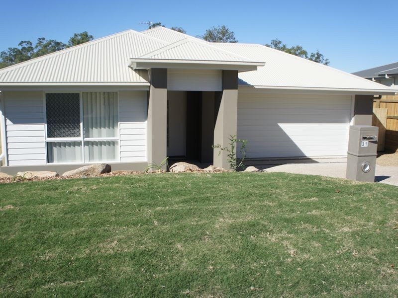 31 Iris Road, Kirkwood QLD 4680