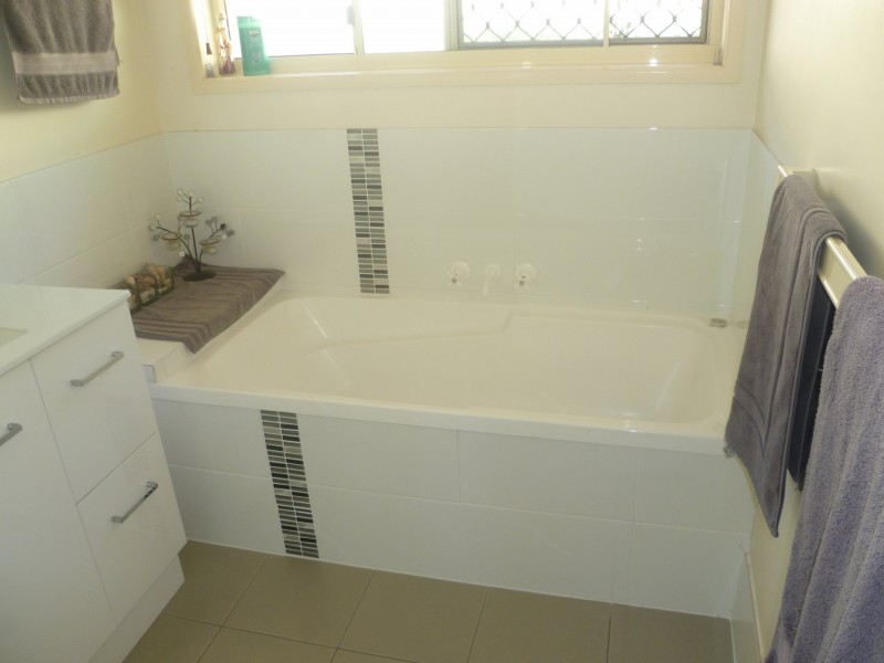 47 Penda Avenue, New Auckland QLD 4680