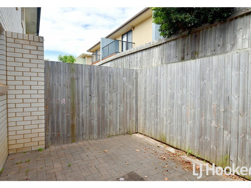 Unit 2/17 Roberts Street, South Gladstone QLD 4680