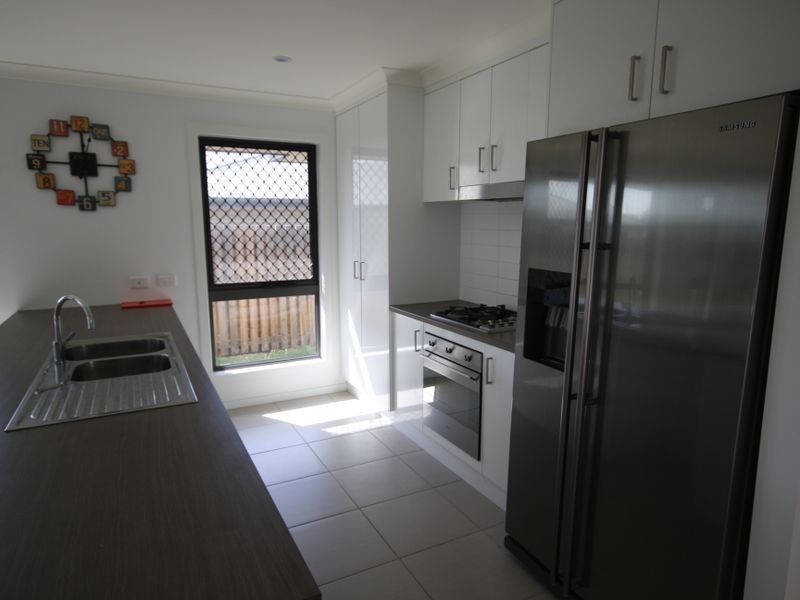 21 Bellbird Circuit, New Auckland QLD 4680