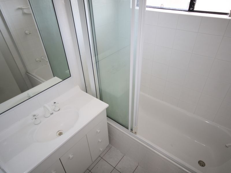 5 Saxonvale Court, New Auckland QLD 4680