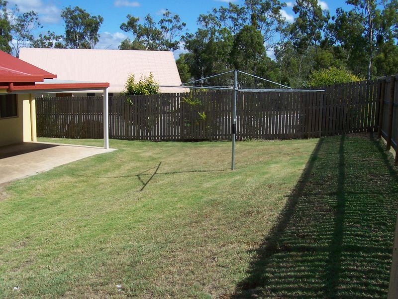 2 Links Court, Kin Kora QLD 4680