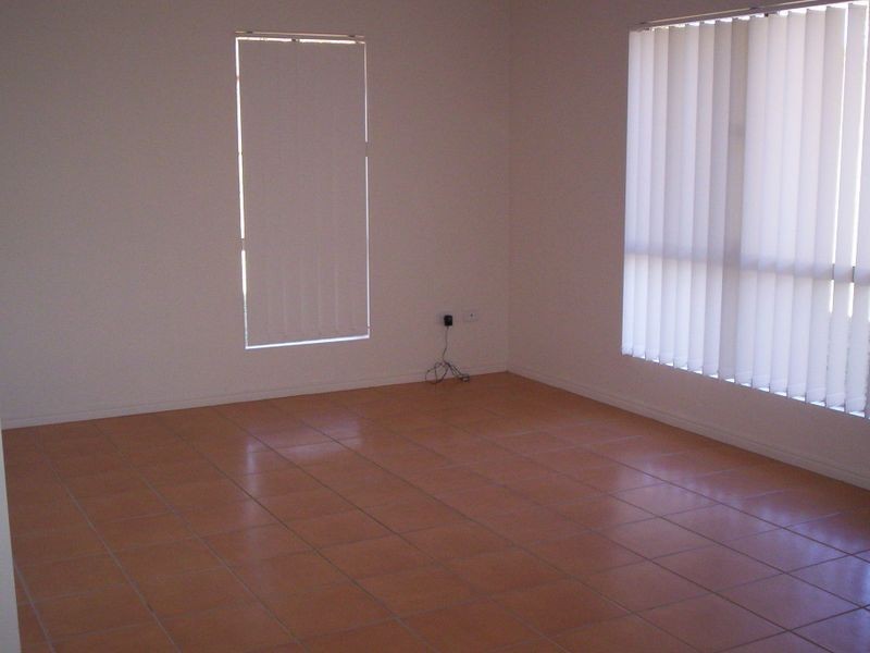 2 Links Court, Kin Kora QLD 4680