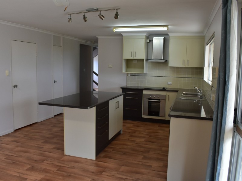 5 Cockatoo Drive, New Auckland QLD 4680