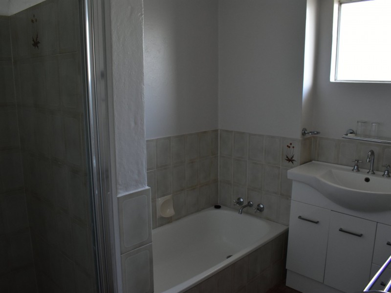 5 Cockatoo Drive, New Auckland QLD 4680