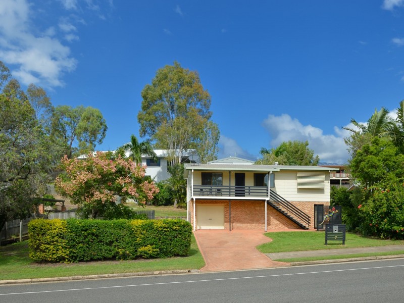 7 Carinya Drive, Clinton QLD 4680
