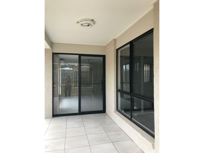 6 Giles Street, Glen Eden QLD 4680