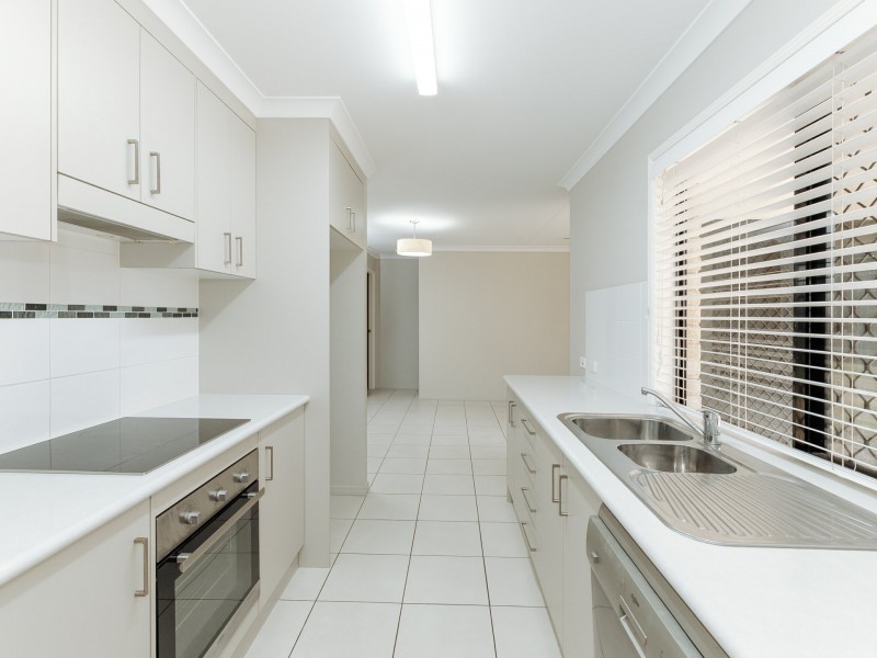 5 Gumnut Place, Kirkwood QLD 4680