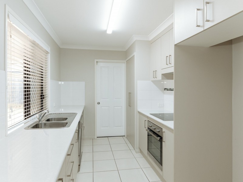 5 Gumnut Place, Kirkwood QLD 4680