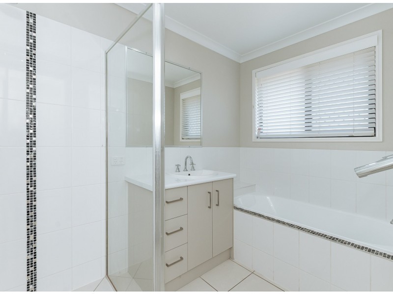 5 Gumnut Place, Kirkwood QLD 4680