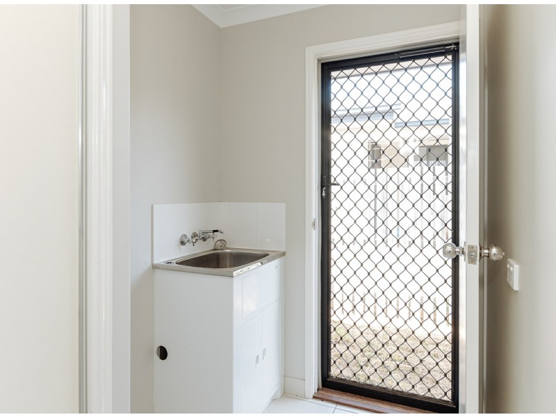 5 Gumnut Place, Kirkwood QLD 4680