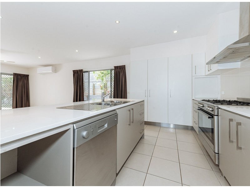 9 Namadgi Terrace, New Auckland QLD 4680