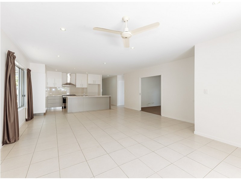 9 Namadgi Terrace, New Auckland QLD 4680