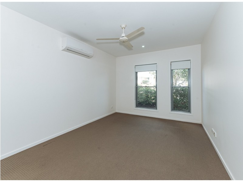 9 Namadgi Terrace, New Auckland QLD 4680