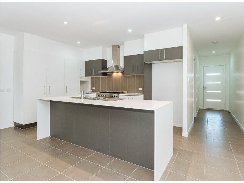 21 Boonderee Place, New Auckland QLD 4680