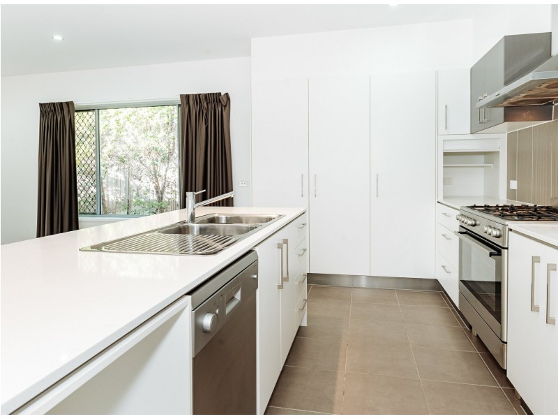 21 Boonderee Place, New Auckland QLD 4680