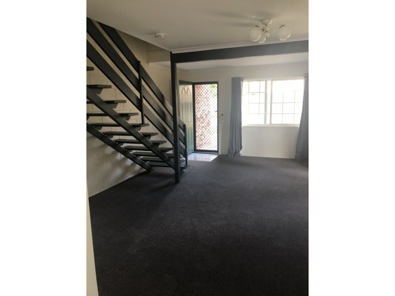 Unit 10/218 Auckland Street, South Gladstone QLD 4680