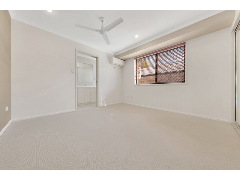 100 Col Brown Avenue, Clinton QLD 4680