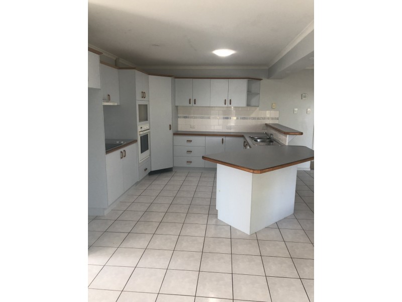 12 Fawley Street, Telina QLD 4680