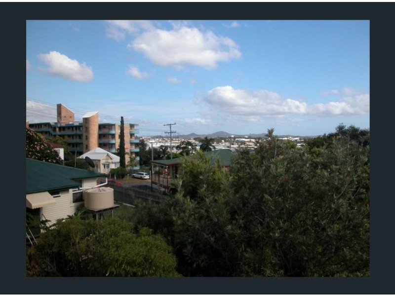Unit 4/16 Kent Street, West Gladstone QLD 4680
