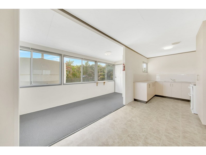 16 Campbell Street, Clinton QLD 4680