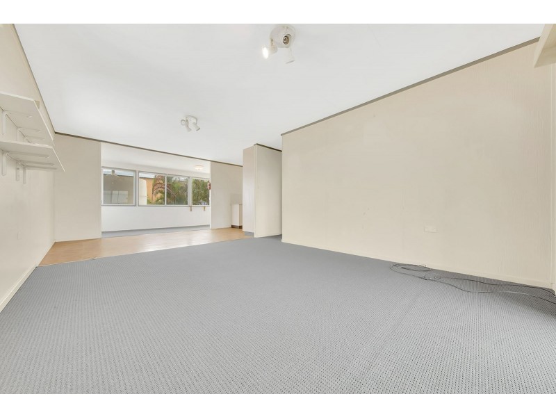 16 Campbell Street, Clinton QLD 4680