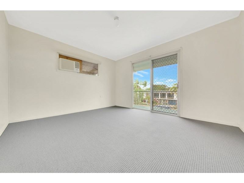 16 Campbell Street, Clinton QLD 4680