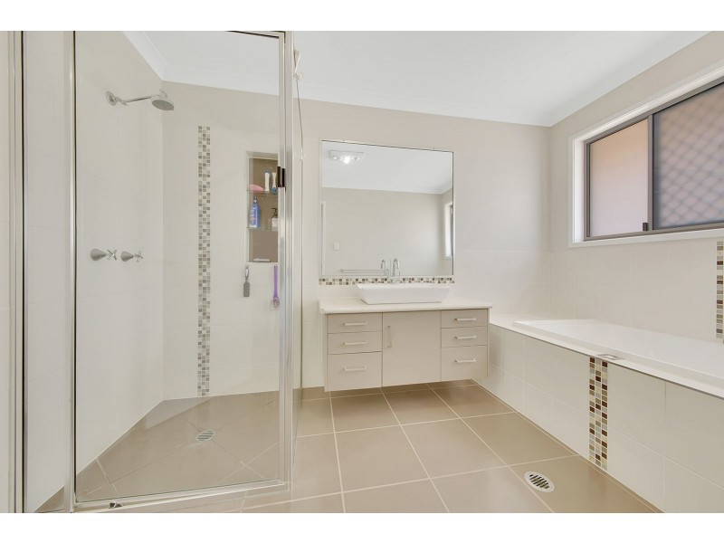 2 Monaros Court, Beecher QLD 4680