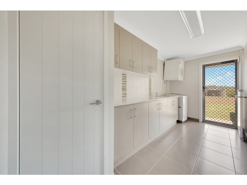 2 Monaros Court, Beecher QLD 4680
