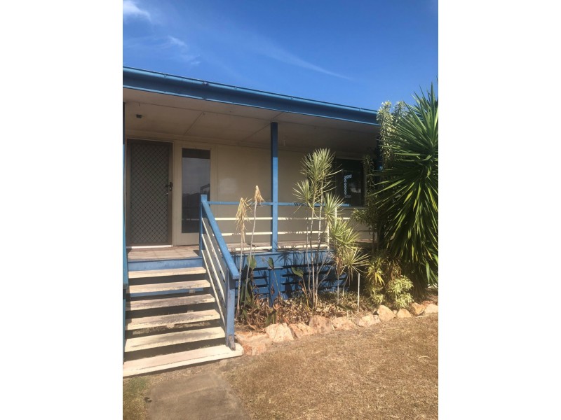 15 Moura Crescent, Barney Point QLD 4680