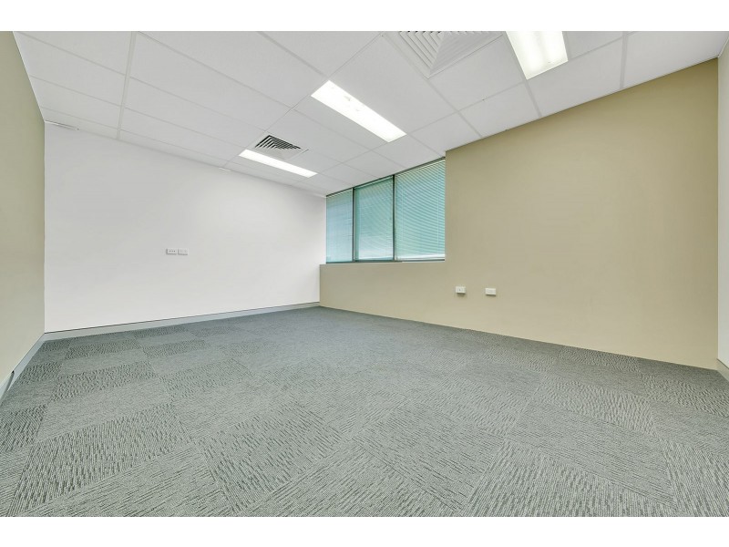 25 Tank Street, Gladstone QLD 4680