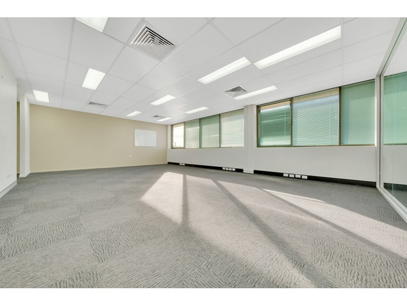 25 Tank Street, Gladstone QLD 4680