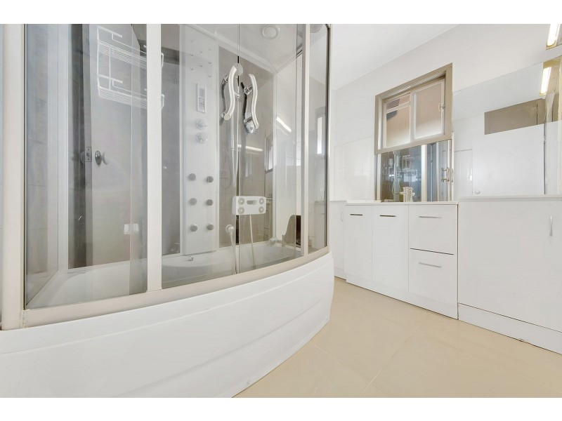 37 Amaroo Street, Boyne Island QLD 4680