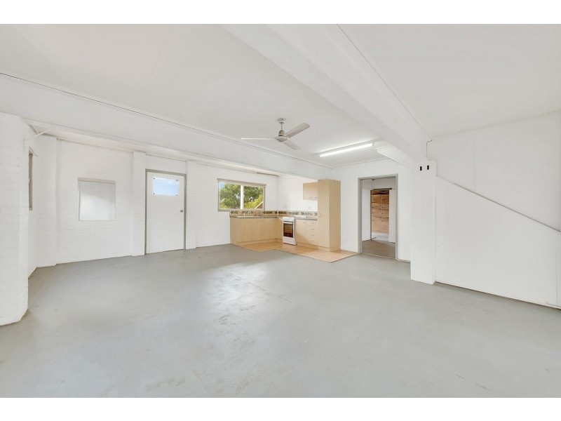 37 Amaroo Street, Boyne Island QLD 4680