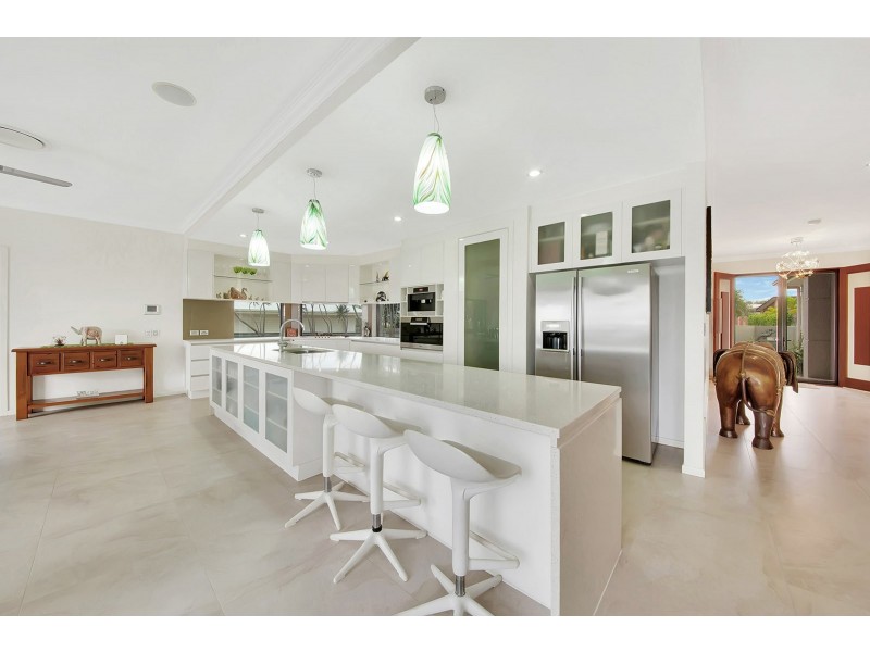 38 Dolphin Terrace, South Gladstone QLD 4680